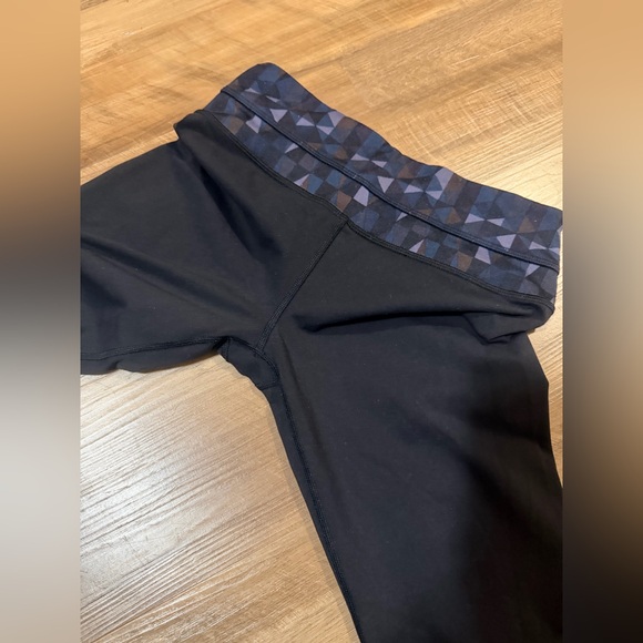 Lululemon full length black leggings Y2K style look alike size 4 black in color - Picture 4 of 9